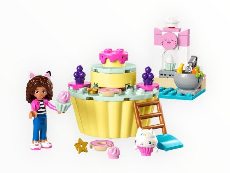 10785 Gabby’s Dollhouse Bakey with Cakey Fun Fashion