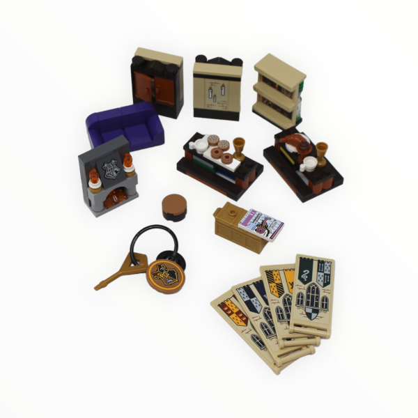 Used Set 76399 Harry Potter Hogwarts Magical Trunk on Sale