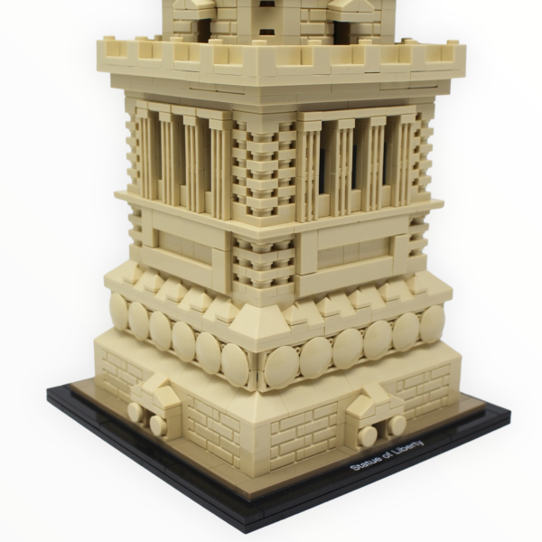 Used Set 21042 Architecture Statue of Liberty Online Sale