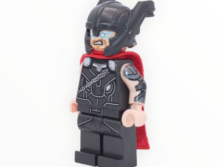 Thor (Ragnarok, pearl dark gray helmet, cape) Supply