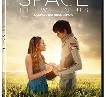 THE SPACE BETWEEN US (BILINGUAL) Online Hot Sale